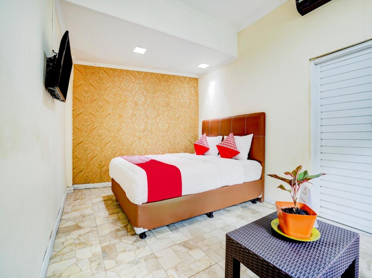 Oyo 90140 Nginep Yuuk Guest House จิเรบอน ภายนอก รูปภาพ