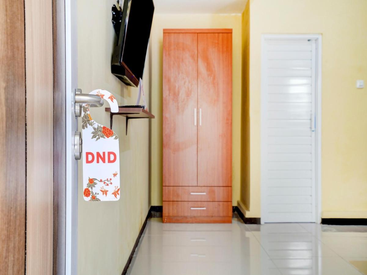 Oyo 90140 Nginep Yuuk Guest House จิเรบอน ภายนอก รูปภาพ