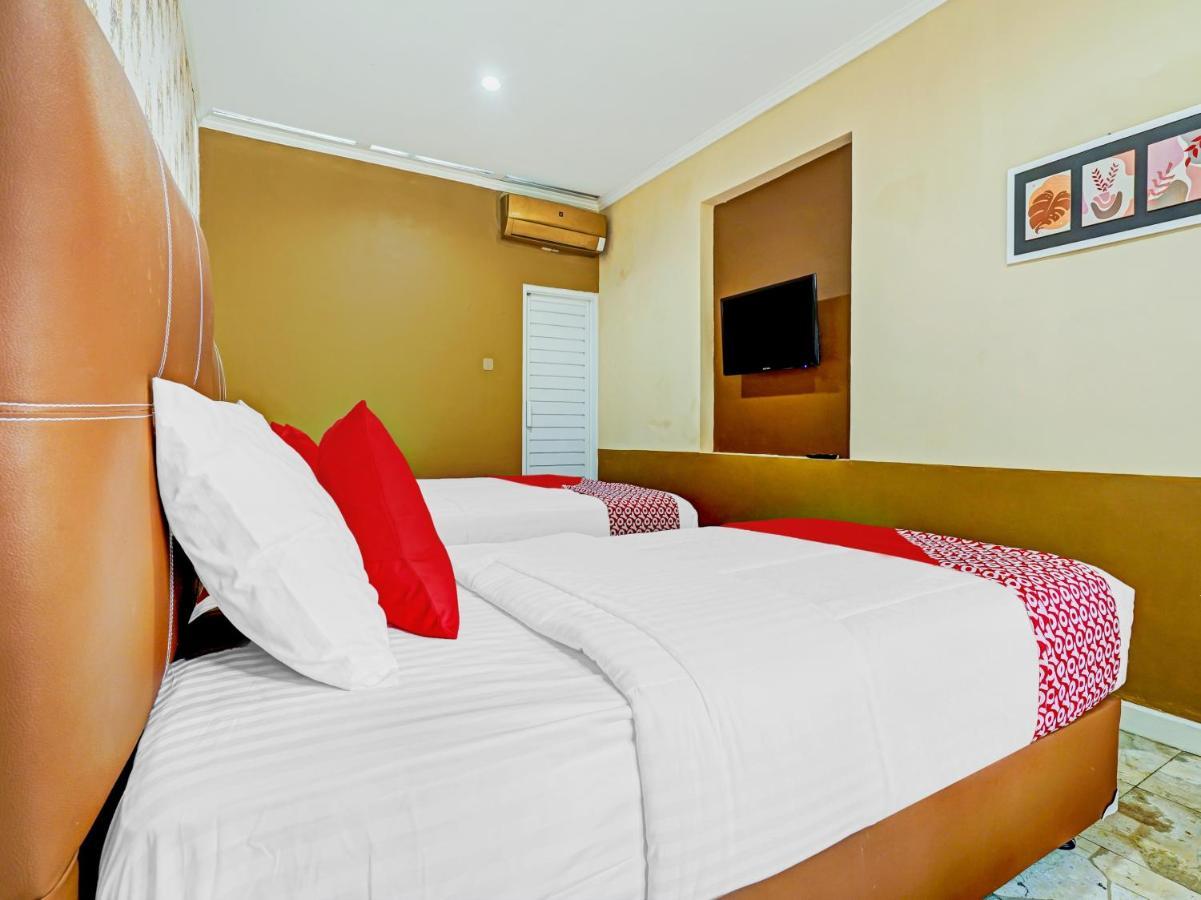 Oyo 90140 Nginep Yuuk Guest House จิเรบอน ภายนอก รูปภาพ