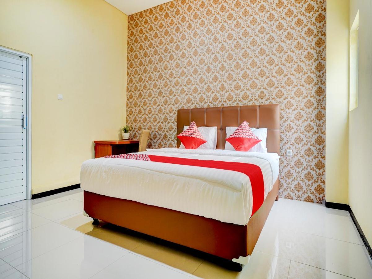 Oyo 90140 Nginep Yuuk Guest House จิเรบอน ภายนอก รูปภาพ
