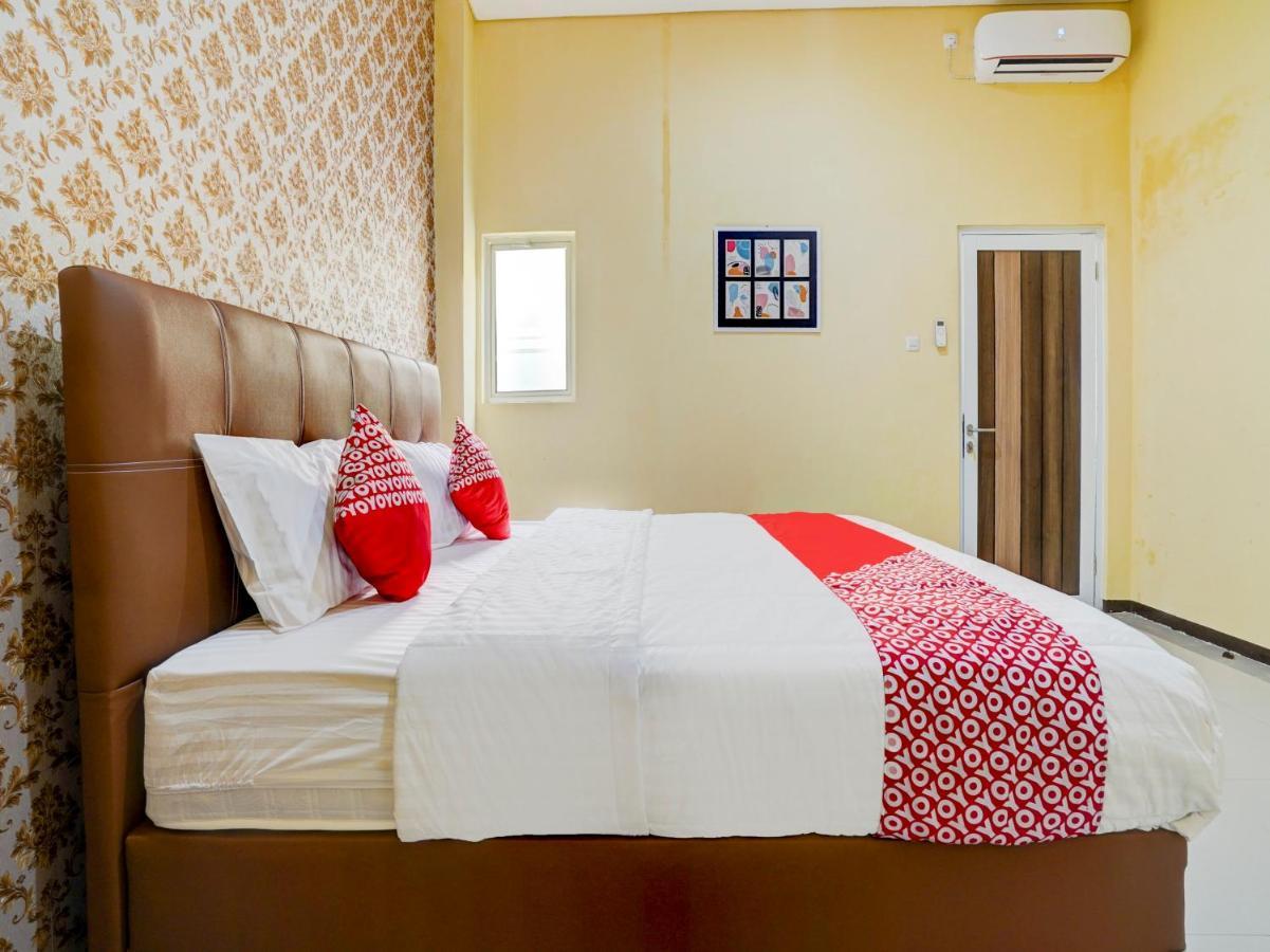 Oyo 90140 Nginep Yuuk Guest House จิเรบอน ภายนอก รูปภาพ
